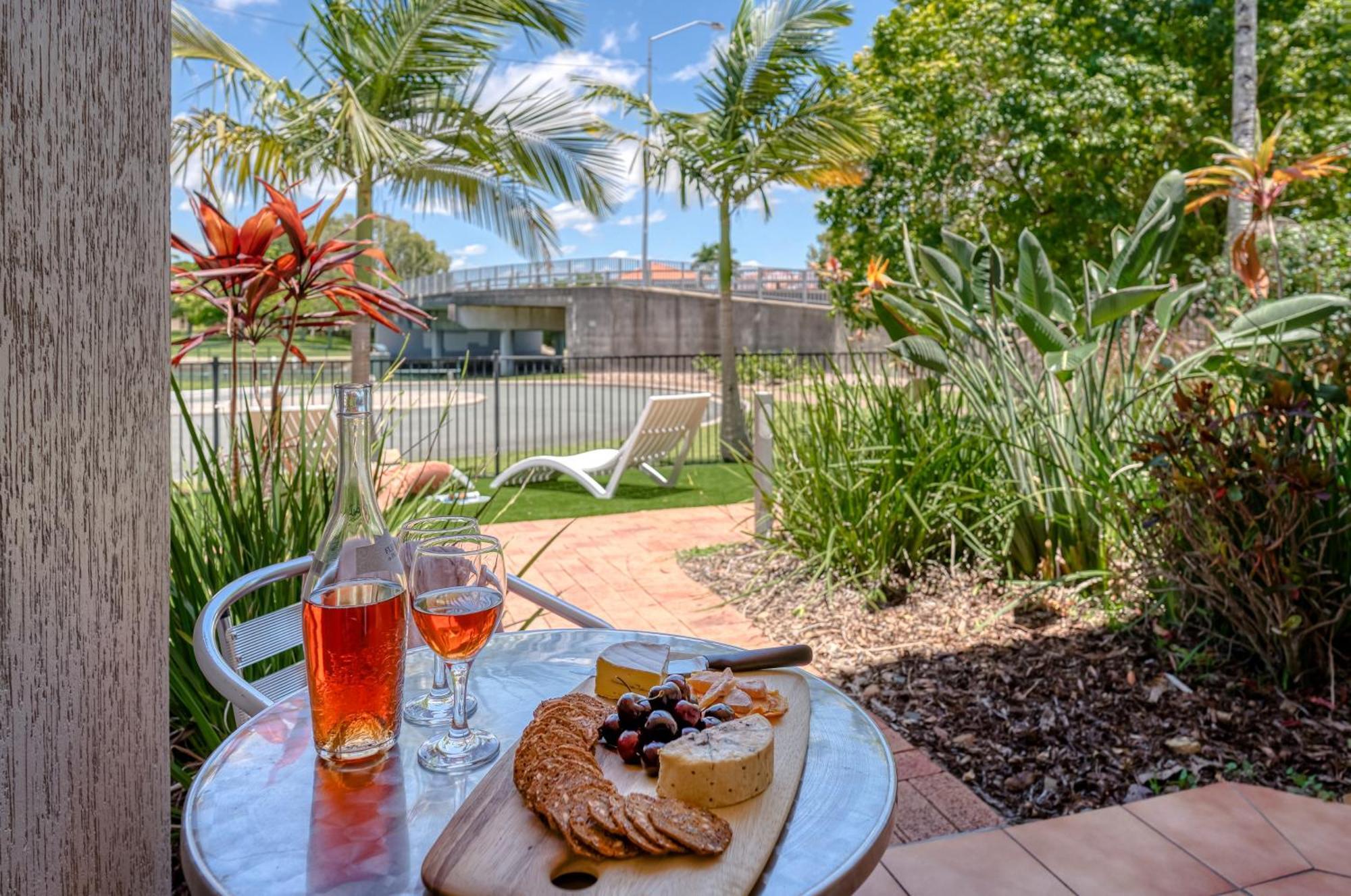 Noosa Sun Motel Нусавил Екстериор снимка